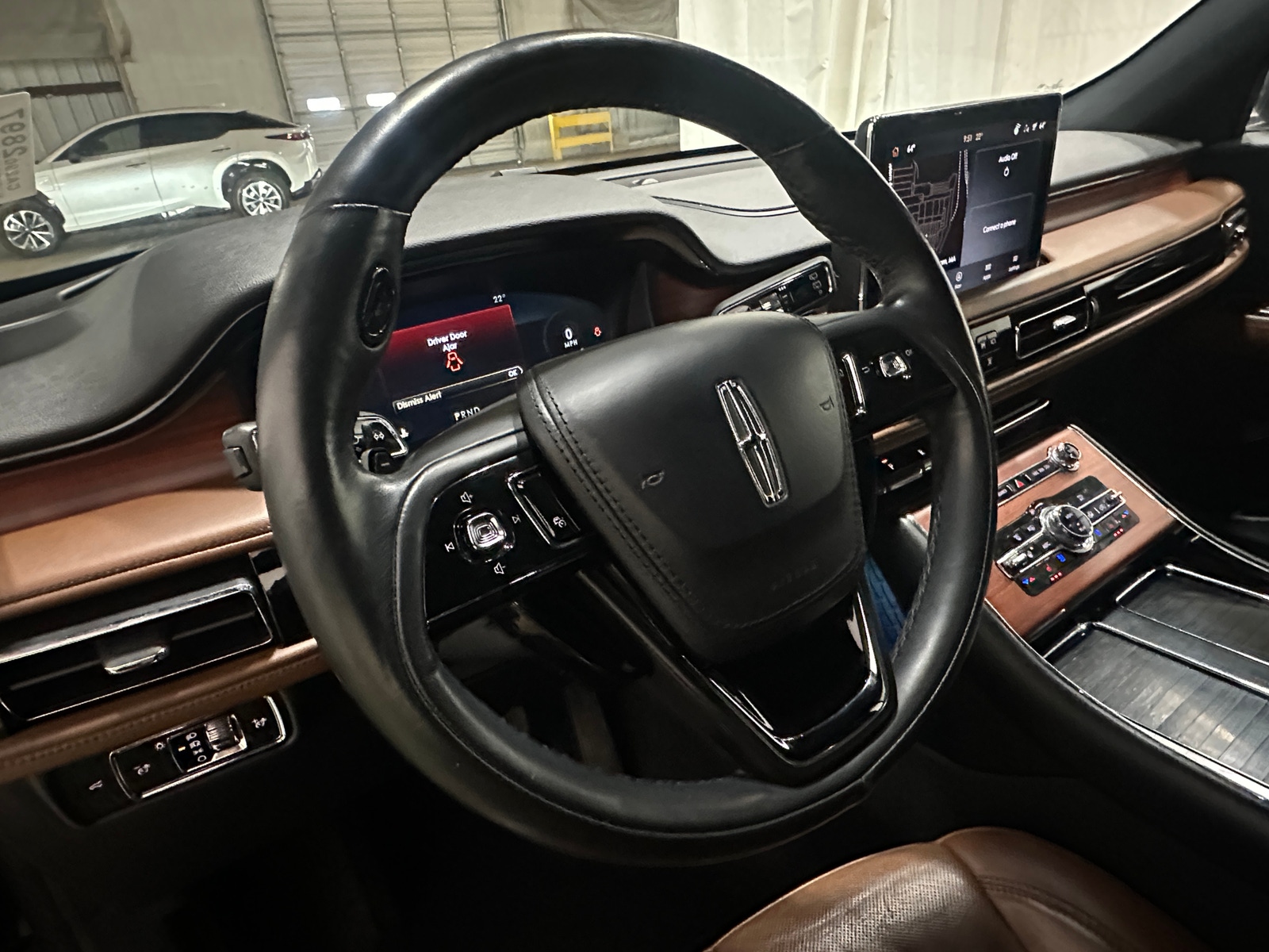 Thumbnail: 2022 Lincoln Aviator - 4