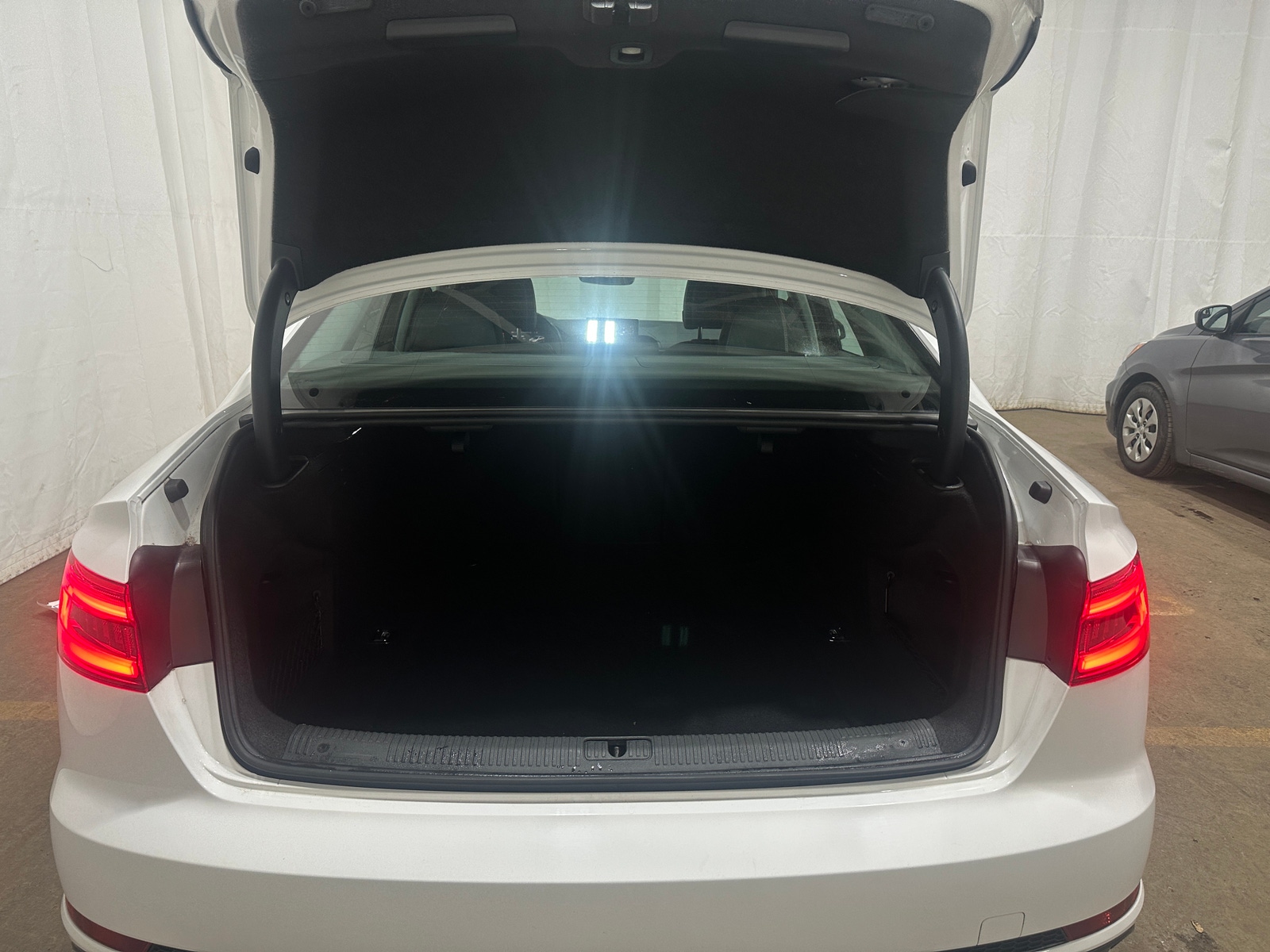 Thumbnail: 2017 Audi A4 - 6