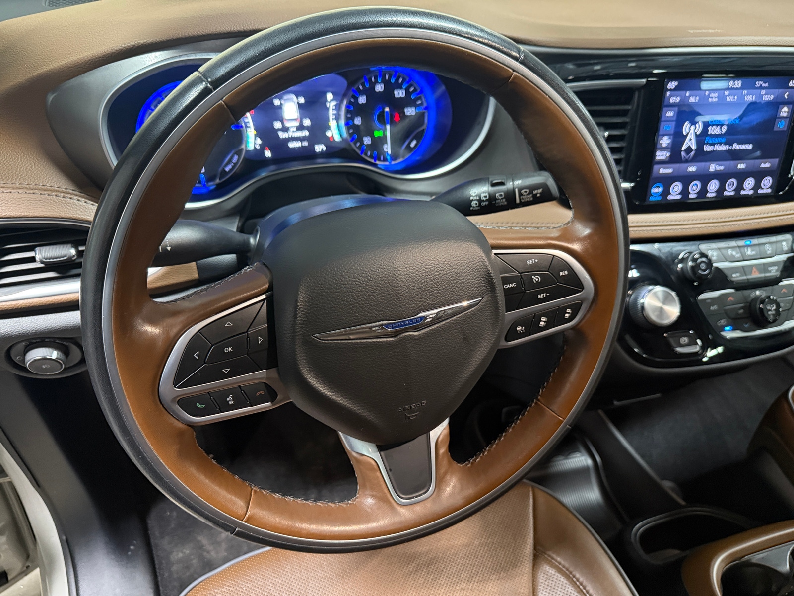 Thumbnail: 2020 Chrysler Pacifica - 4