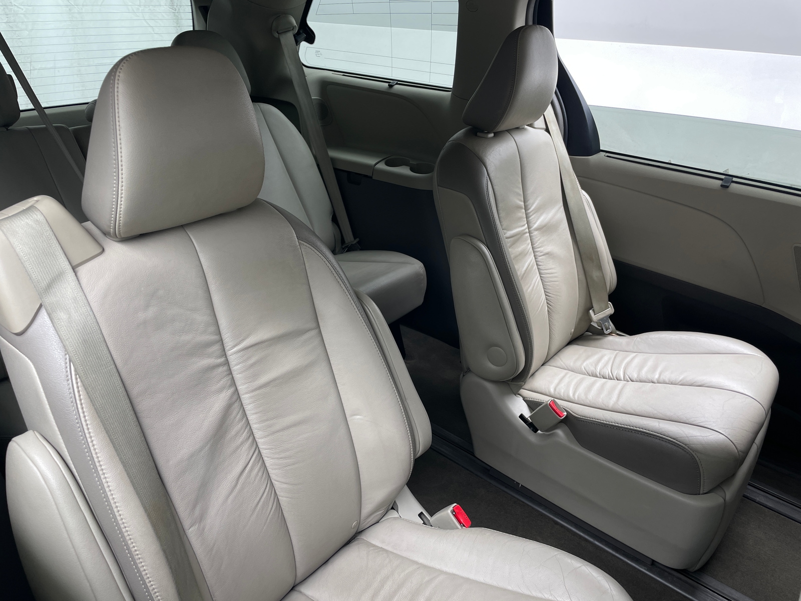 Thumbnail: 2012 Toyota Sienna - 5