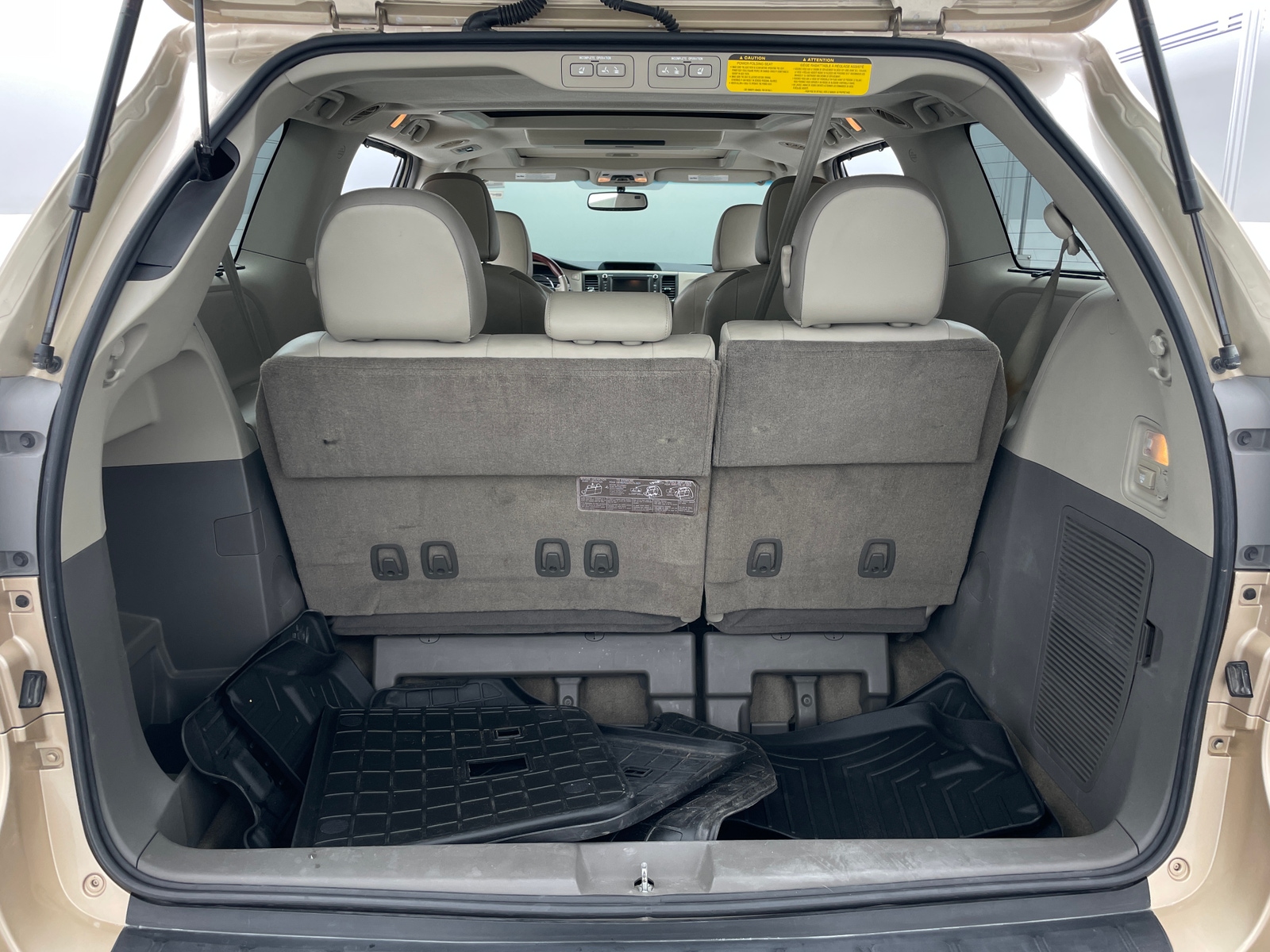 Thumbnail: 2012 Toyota Sienna - 6