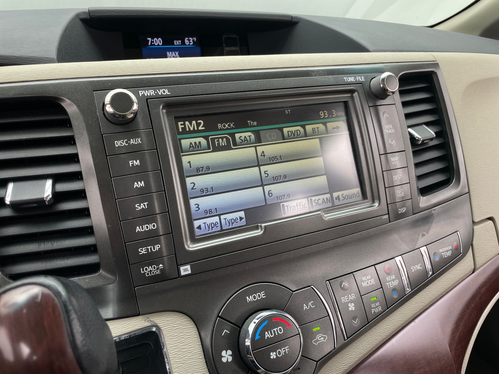 Thumbnail: 2012 Toyota Sienna - 3