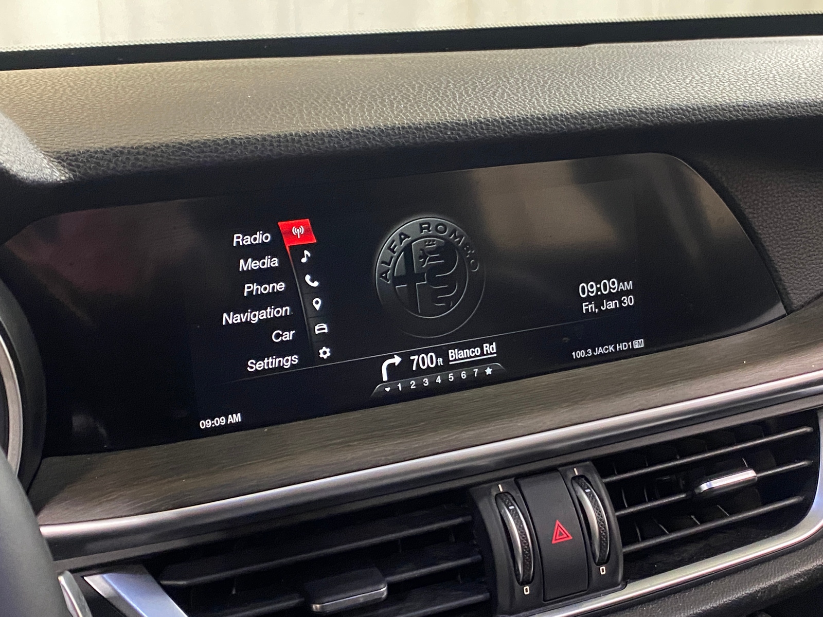 Thumbnail: 2018 Alfa Romeo Stelvio - 3