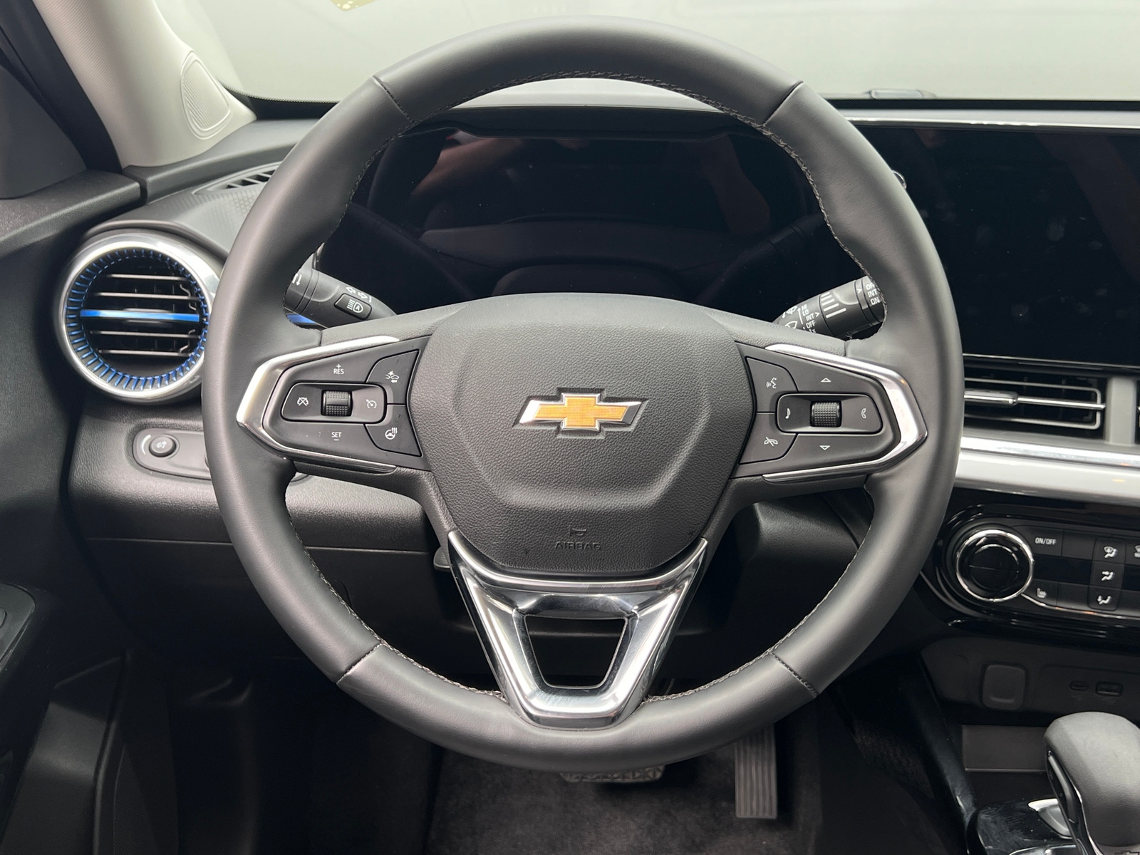 Thumbnail: 2025 Chevrolet Trax - 5