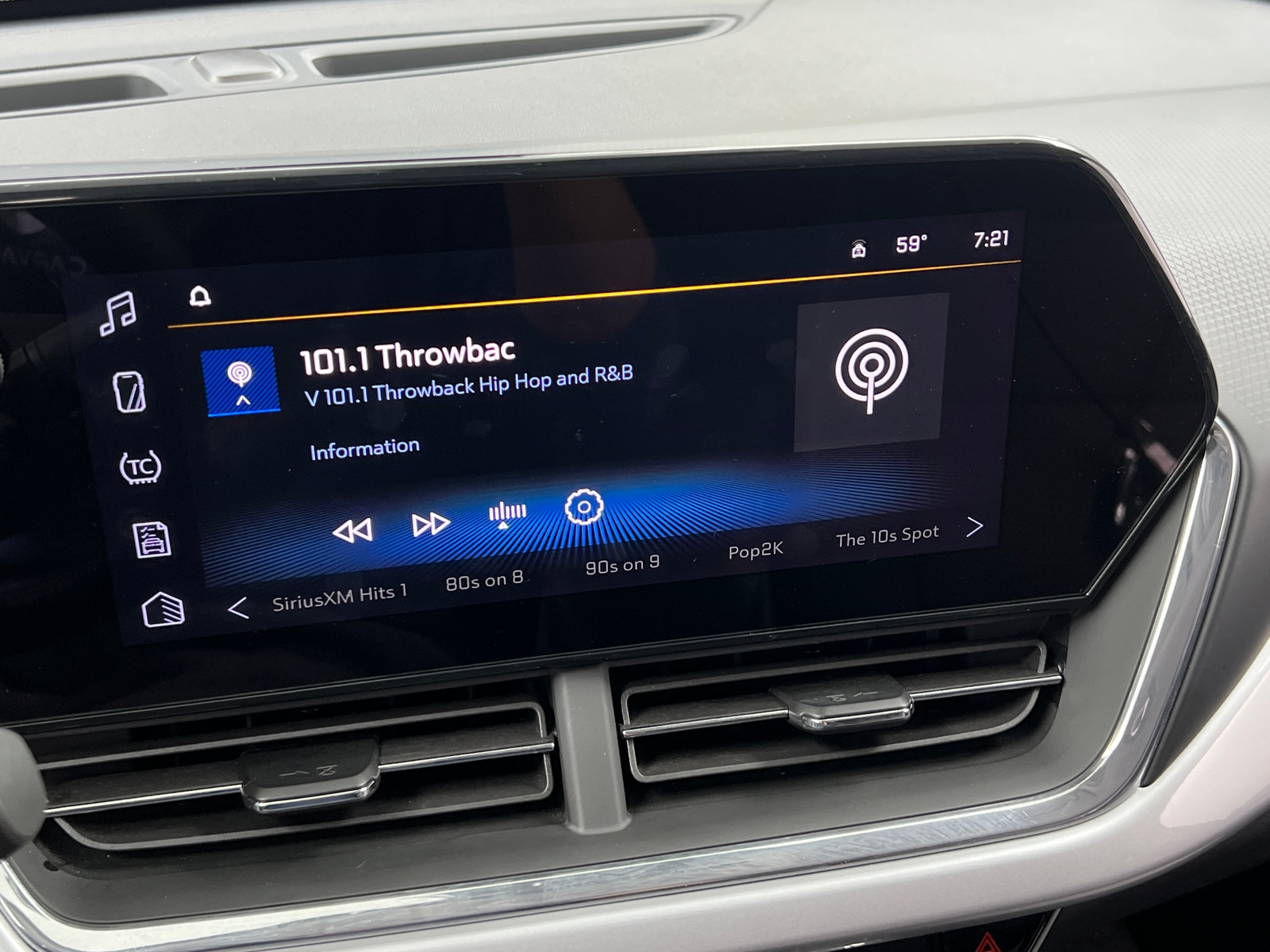 Thumbnail: 2025 Chevrolet Trax - 4