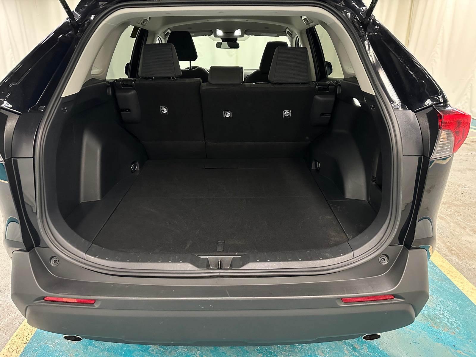 Thumbnail: 2025 Toyota RAV4 - 7