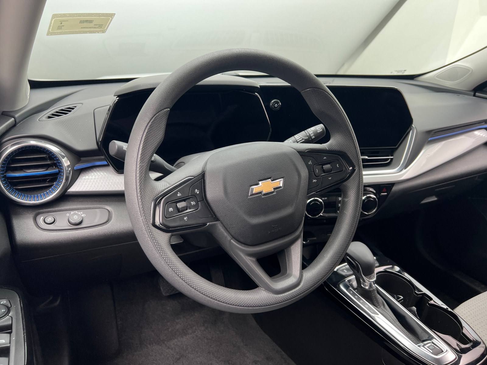 Thumbnail: 2025 Chevrolet Trax - 5