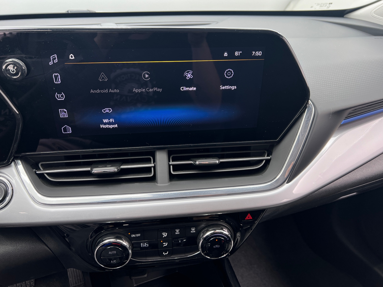 Thumbnail: 2025 Chevrolet Trax - 4