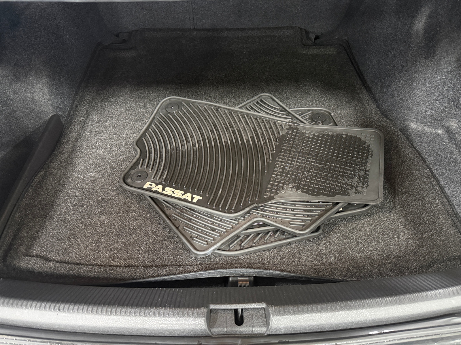 Thumbnail: 2018 Volkswagen Passat - 7