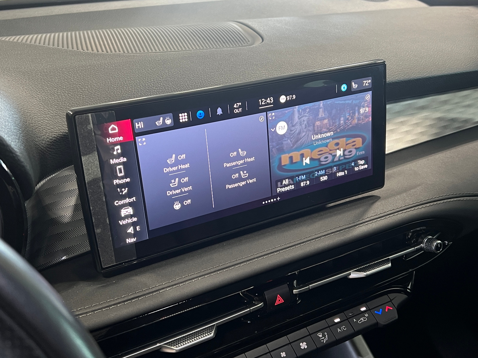 Thumbnail: 2024 Alfa Romeo Tonale - 4