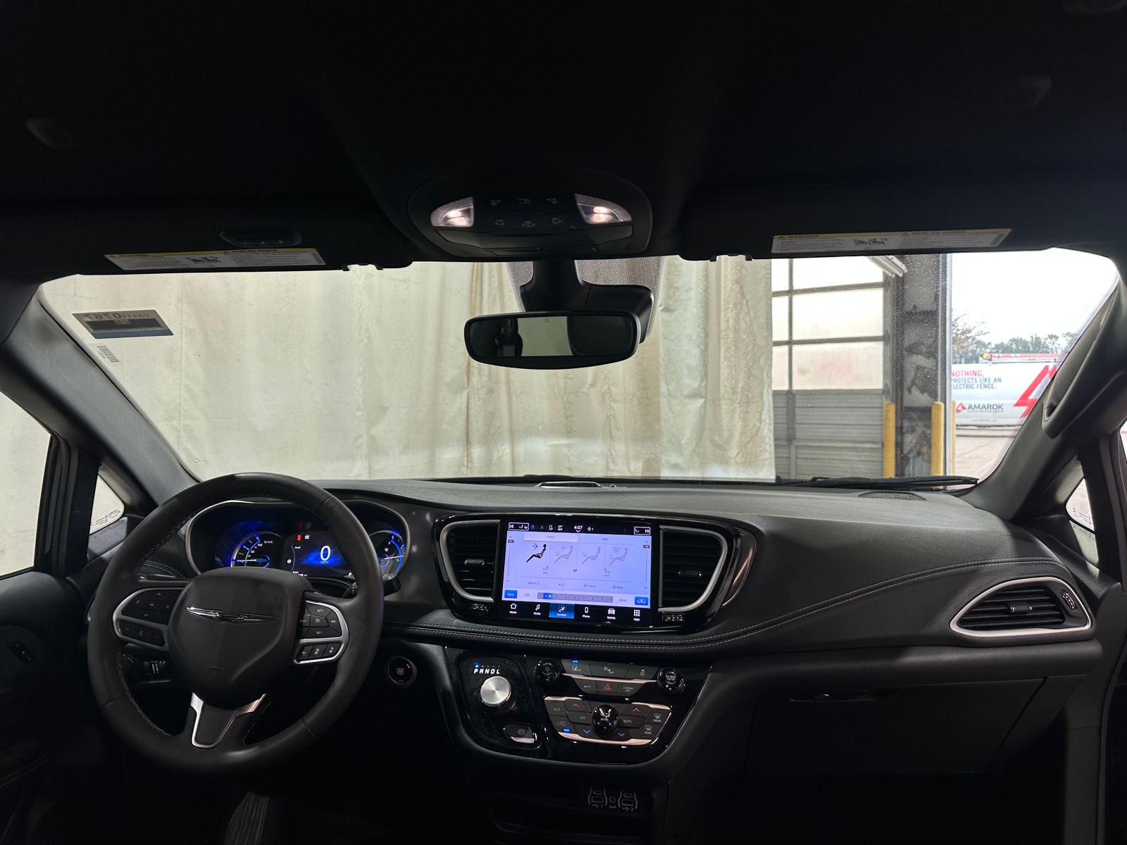 Thumbnail: 2025 Chrysler Pacifica - 2