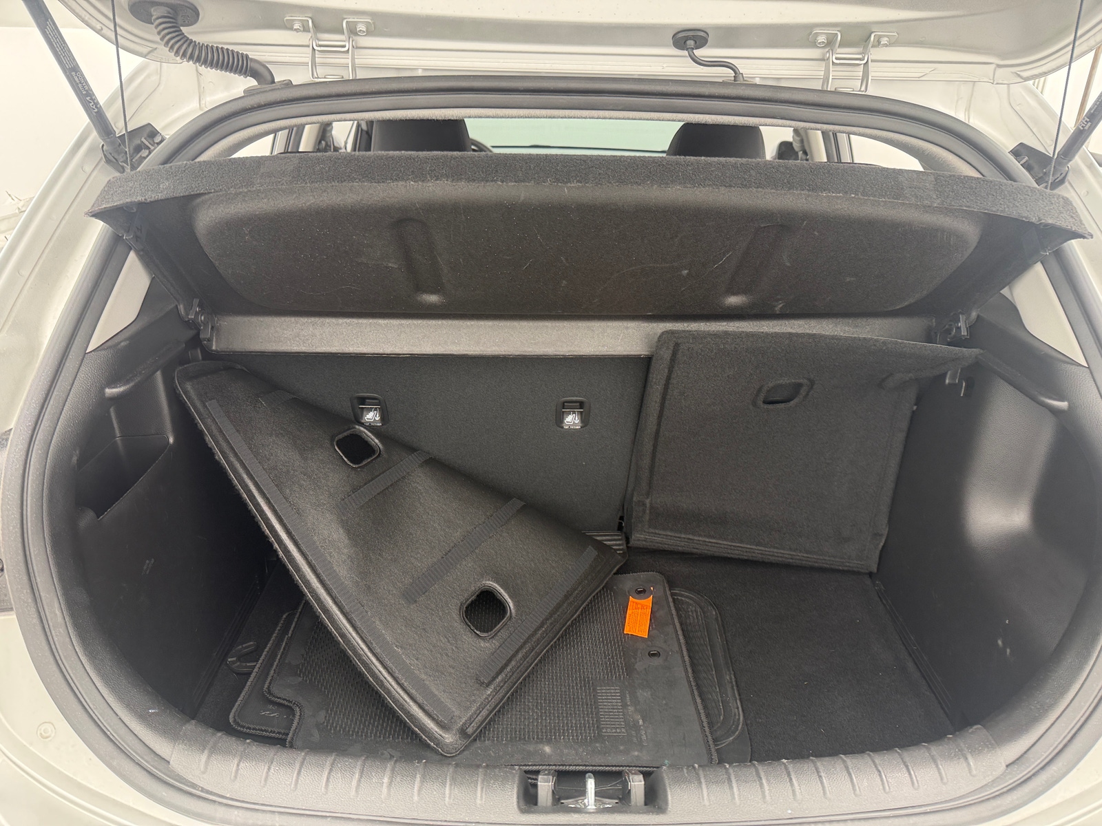 Thumbnail: 2023 Kia Rio - 7