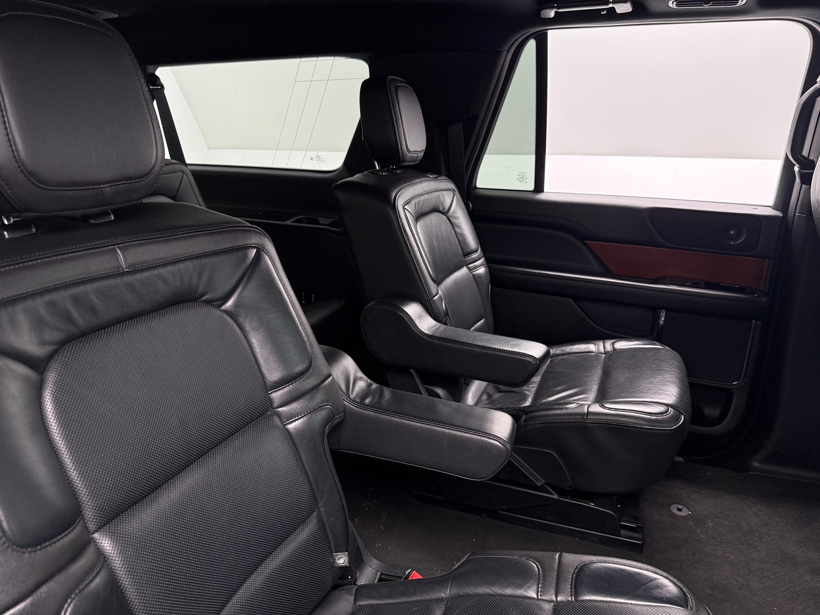 Thumbnail: 2018 Lincoln Navigator L - 5