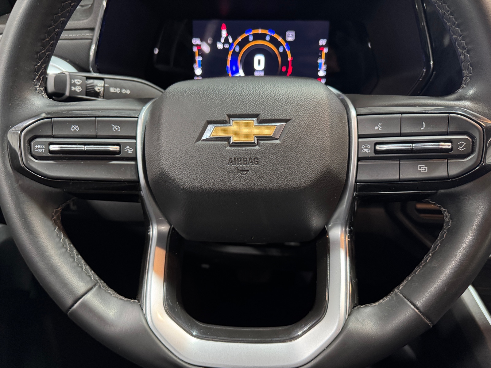 Thumbnail: 2023 Chevrolet Colorado - 5