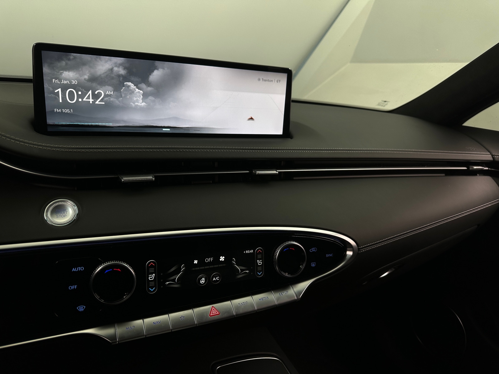 Thumbnail: 2025 Genesis GV70 - 3