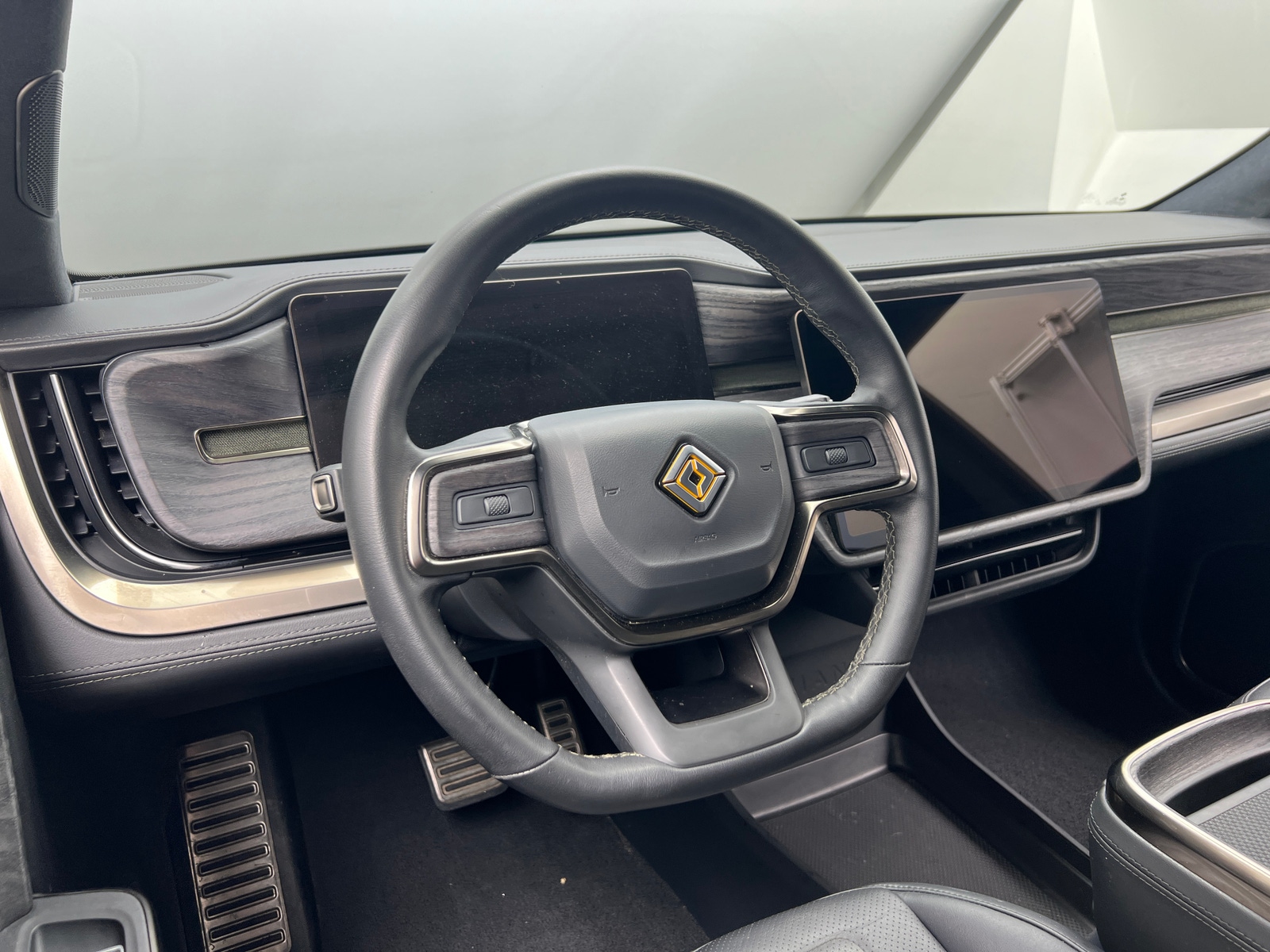 Thumbnail: 2022 Rivian R1T - 4