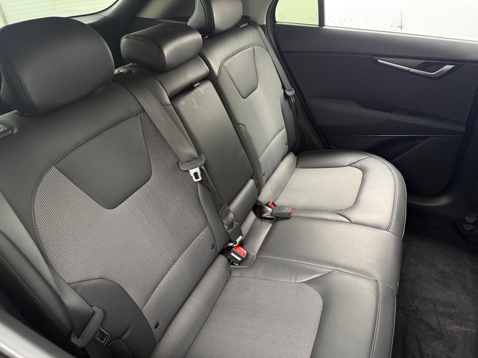 Thumbnail: 2023 Kia Niro - 5