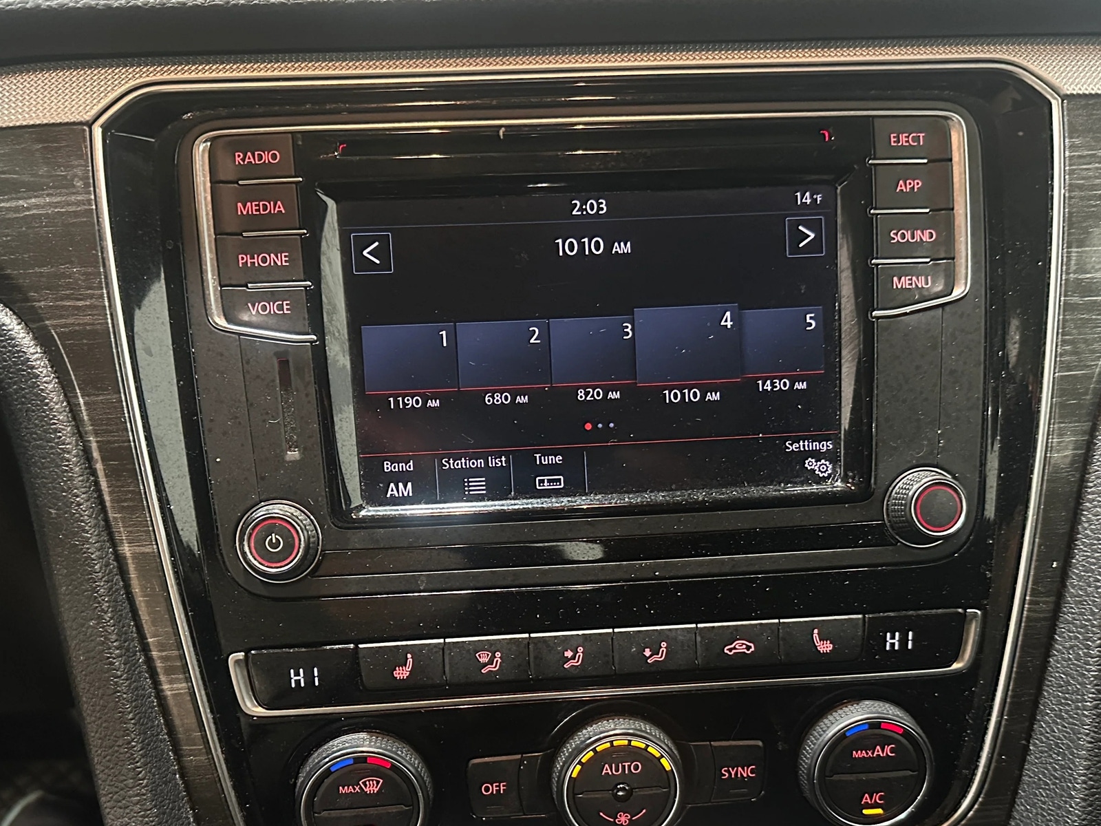 Thumbnail: 2018 Volkswagen Passat - 3