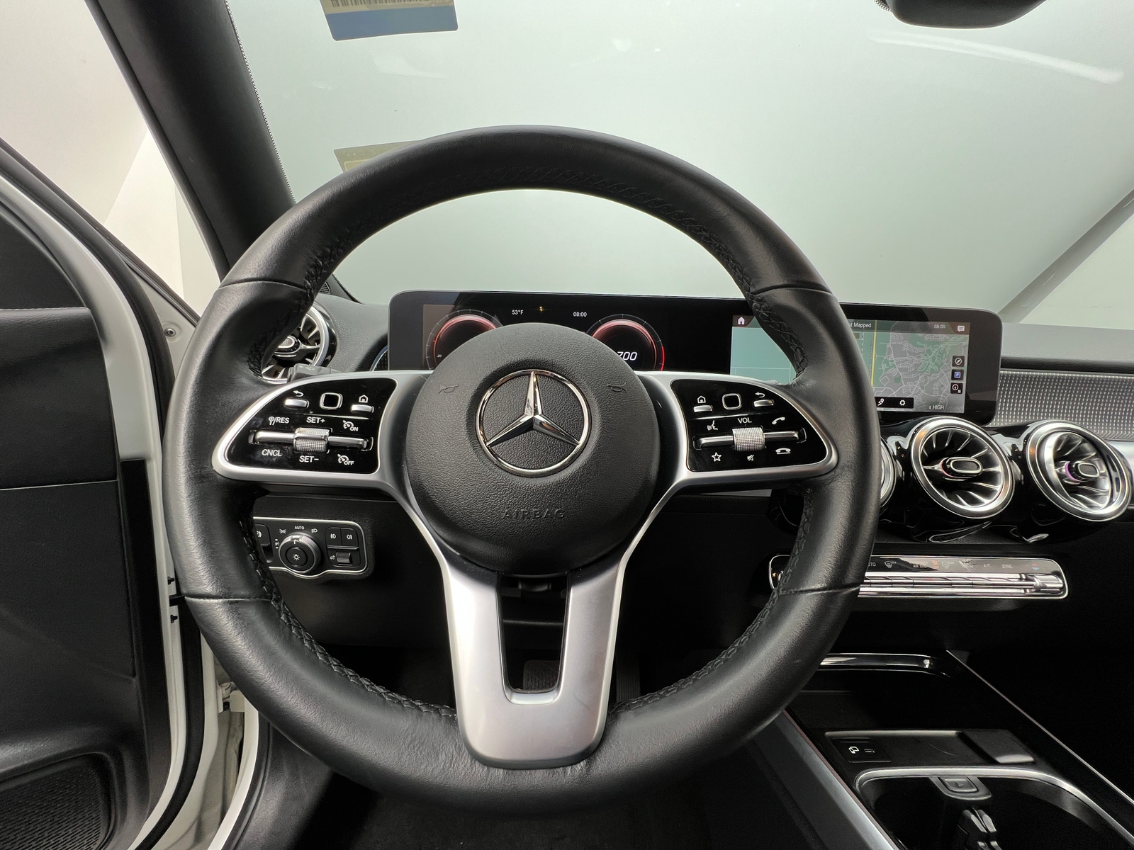 Thumbnail: 2022 Mercedes-Benz GLB - 4