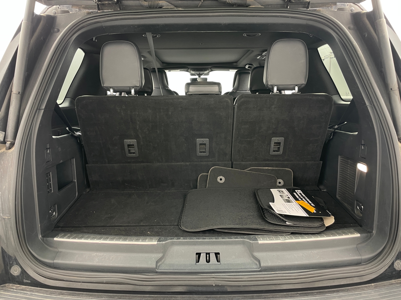 Thumbnail: 2024 Lincoln Navigator - 6