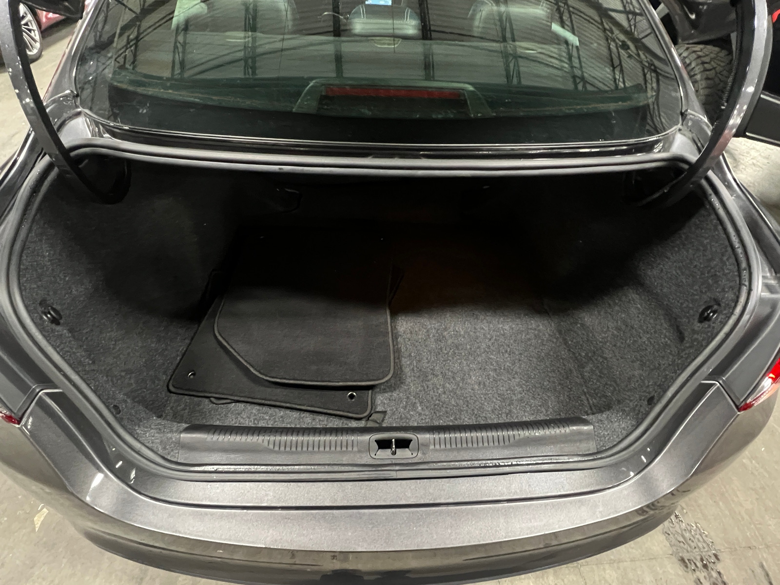 Thumbnail: 2016 Chrysler 200 - 6