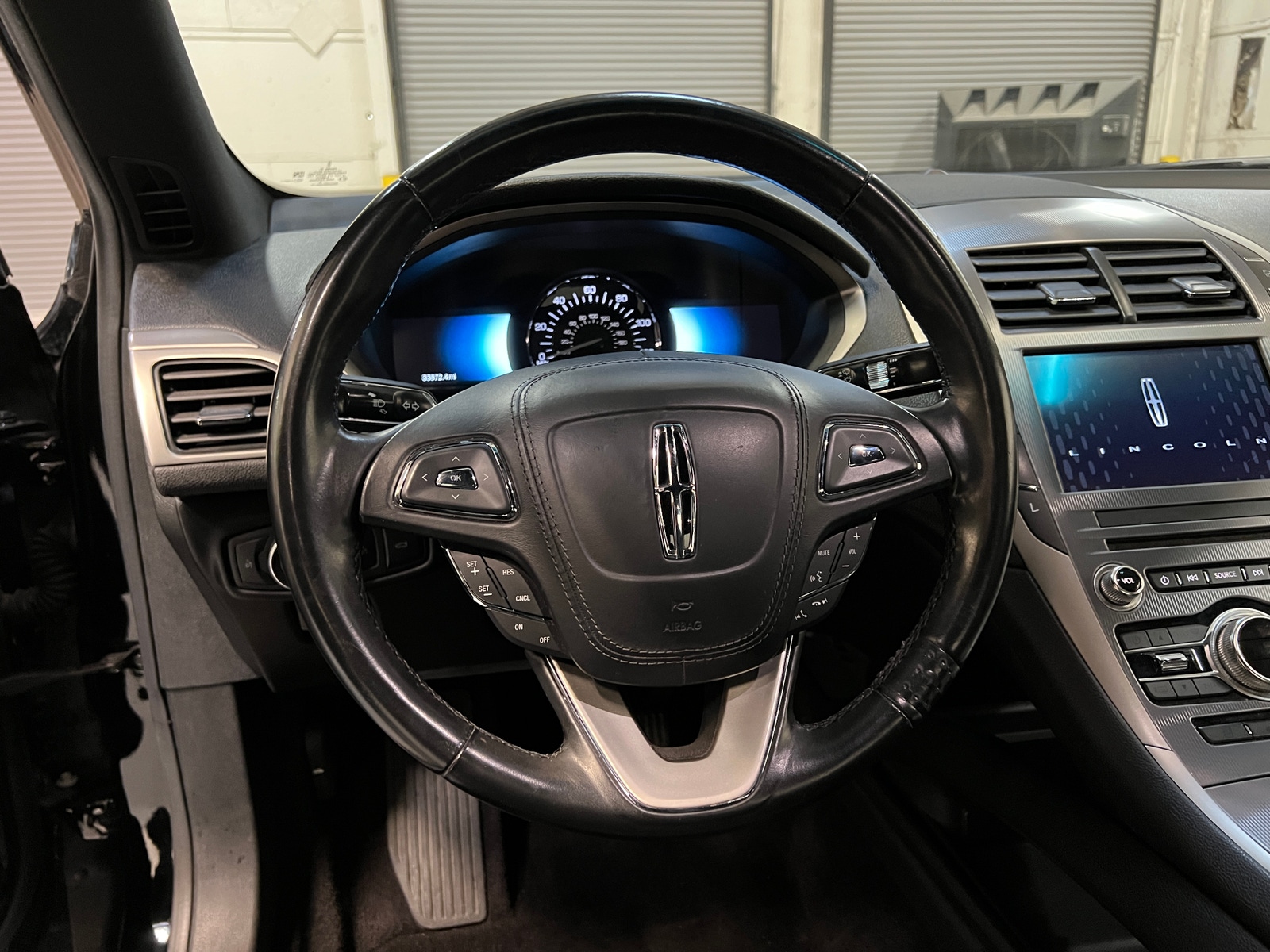 Thumbnail: 2017 Lincoln MKZ - 4