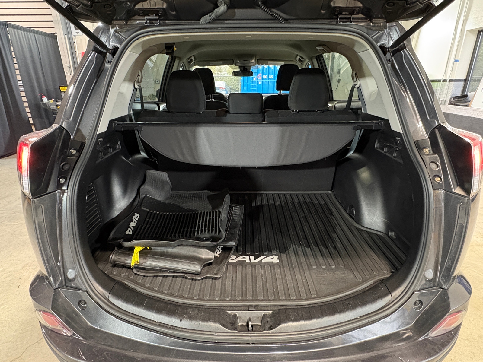 Thumbnail: 2017 Toyota RAV4 - 7