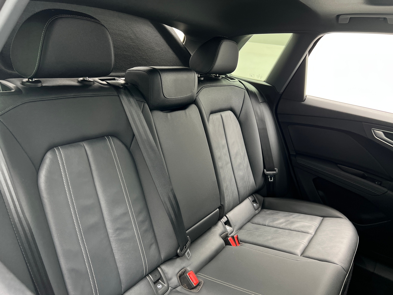 Thumbnail: 2023 Audi Q4 e-tron - 5