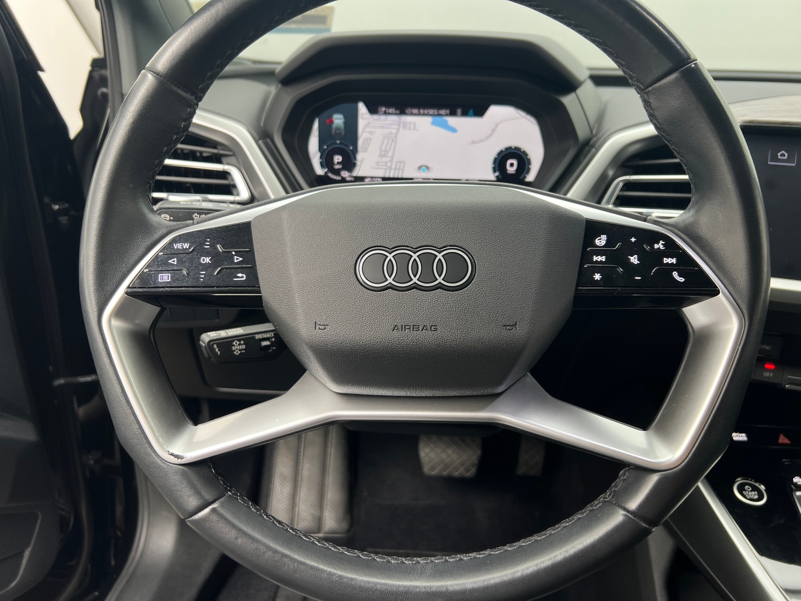 Thumbnail: 2023 Audi Q4 e-tron - 4