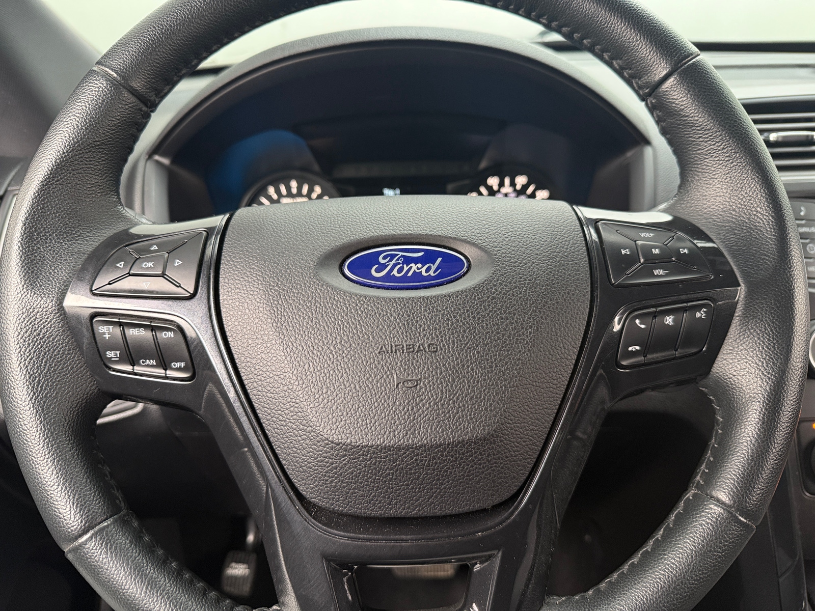 Thumbnail: 2019 Ford Explorer - 5