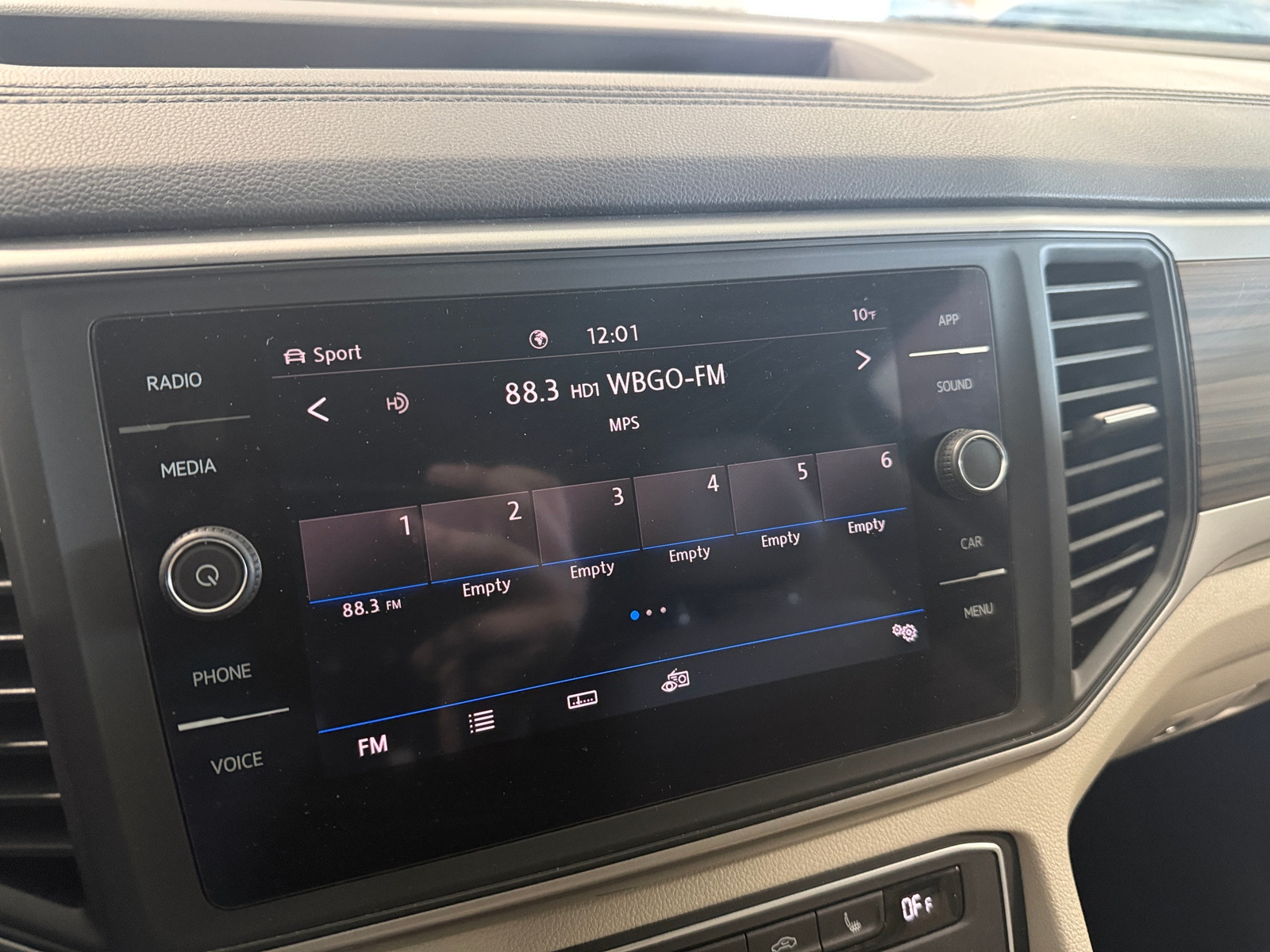 Thumbnail: 2021 Volkswagen Atlas - 3