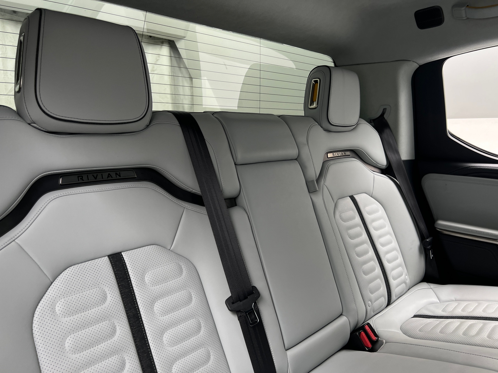 Thumbnail: 2022 Rivian R1T - 5
