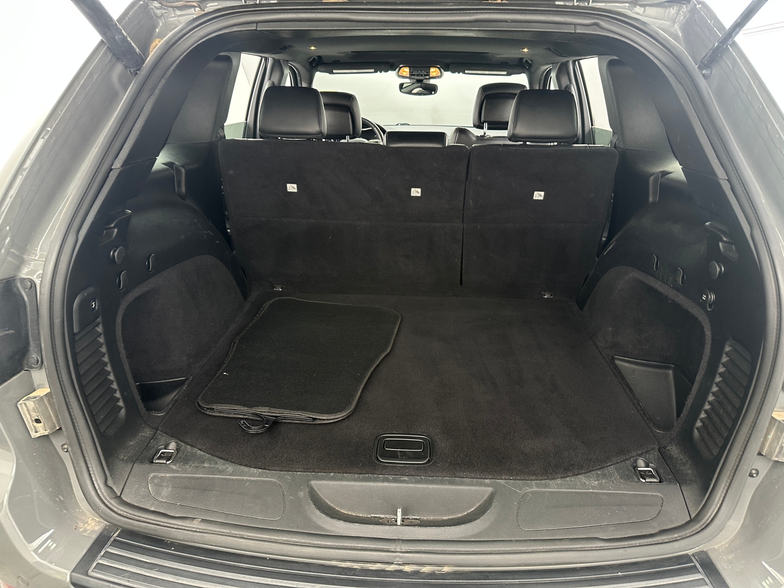 Thumbnail: 2020 Jeep Grand Cherokee - 7