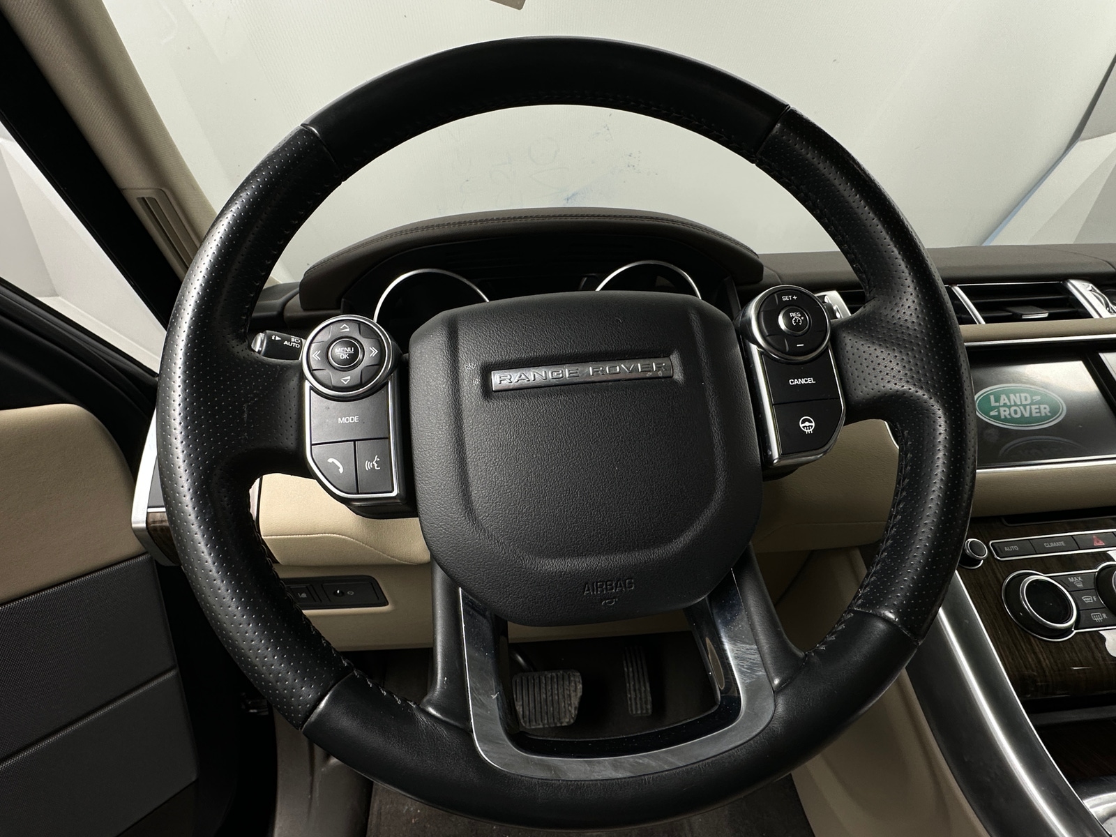 Thumbnail: 2016 Land Rover Range Rover Sport - 4