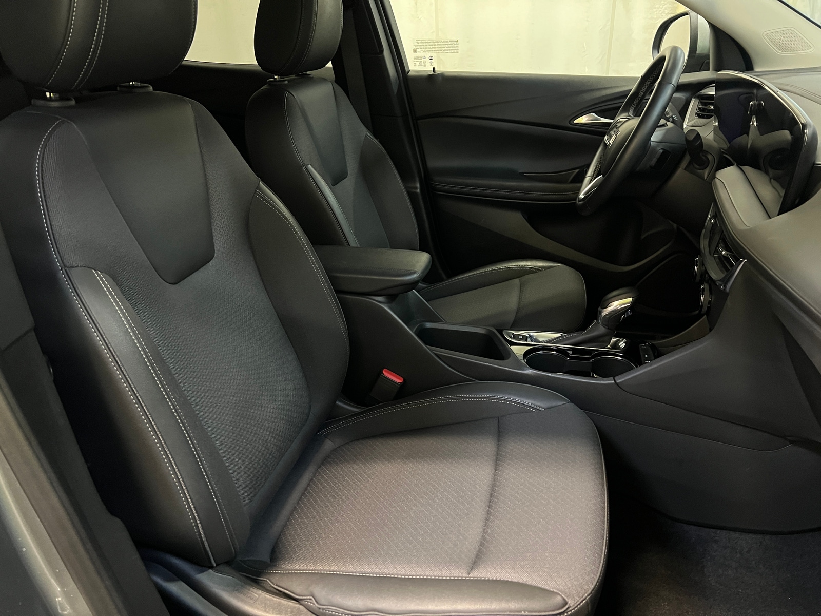 Thumbnail: 2025 Buick Encore GX - 2