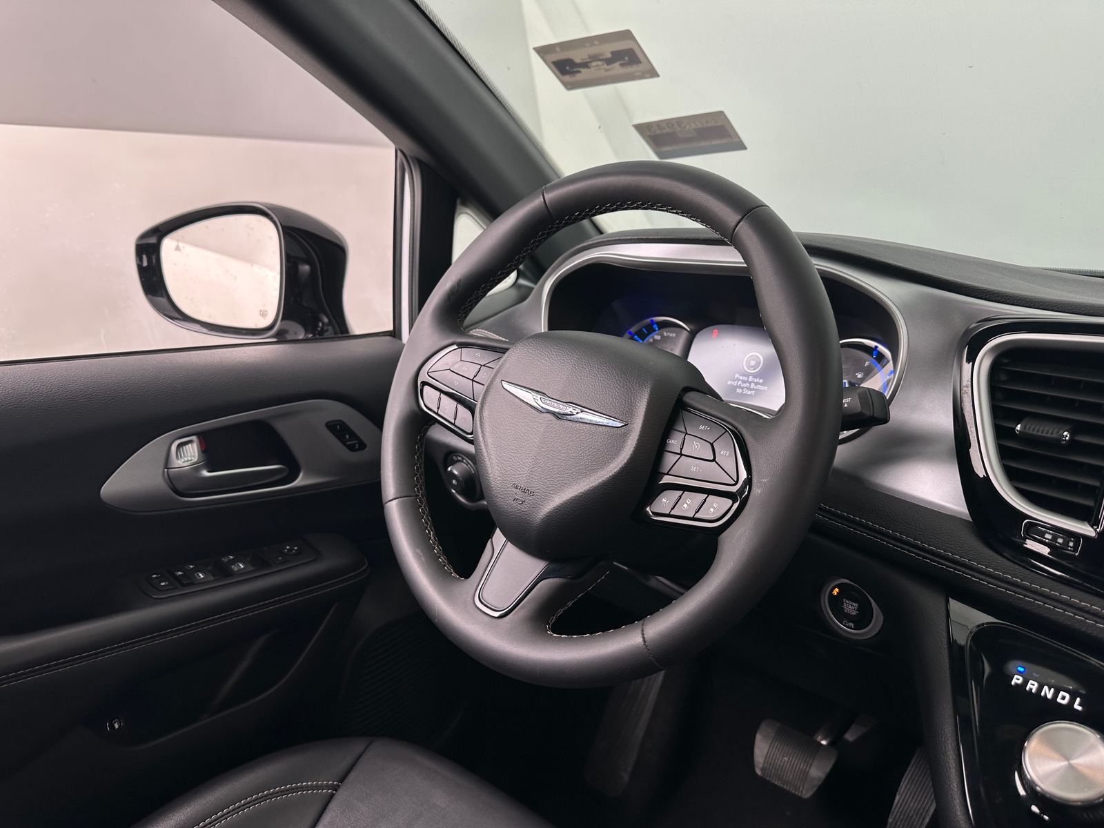 Thumbnail: 2024 Chrysler Pacifica - 4