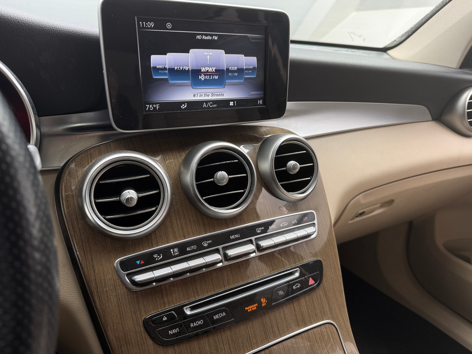 Thumbnail: 2018 Mercedes-Benz GLC - 3