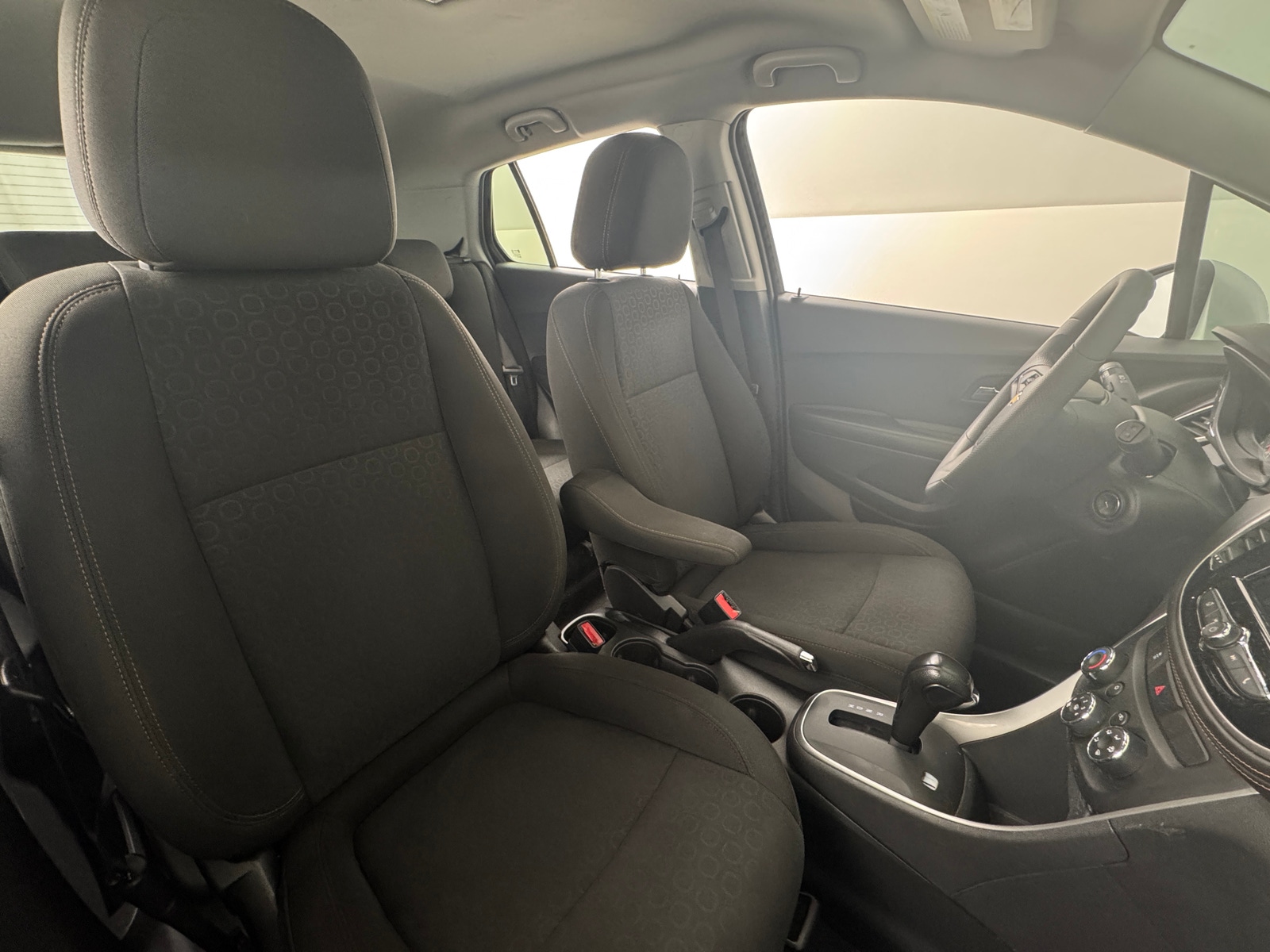 Thumbnail: 2022 Chevrolet Trax - 2