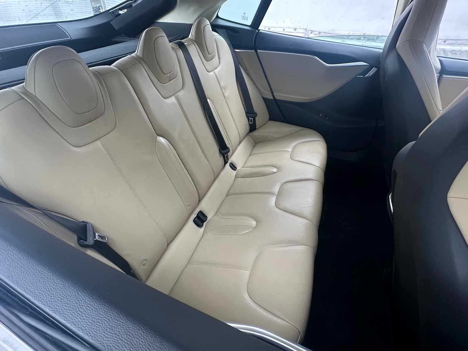 Thumbnail: 2014 Tesla Model S - 5