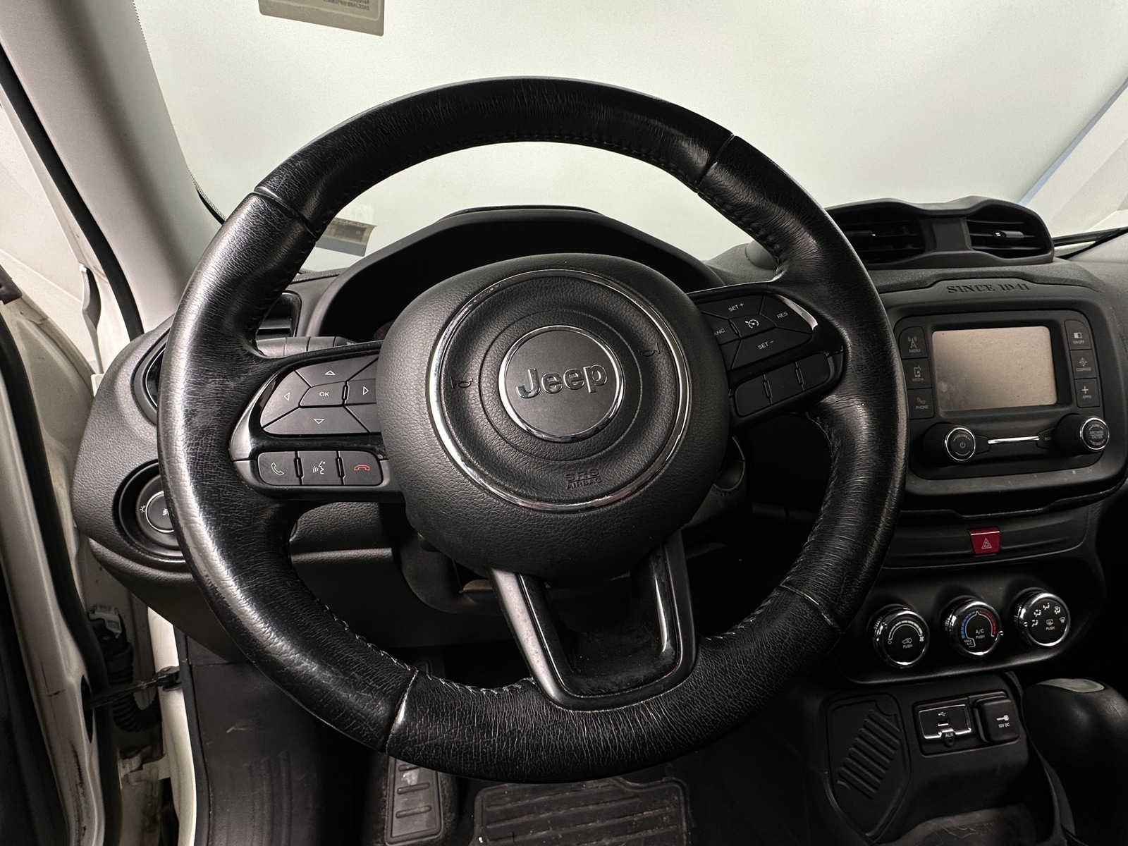 Thumbnail: 2017 Jeep Renegade - 5