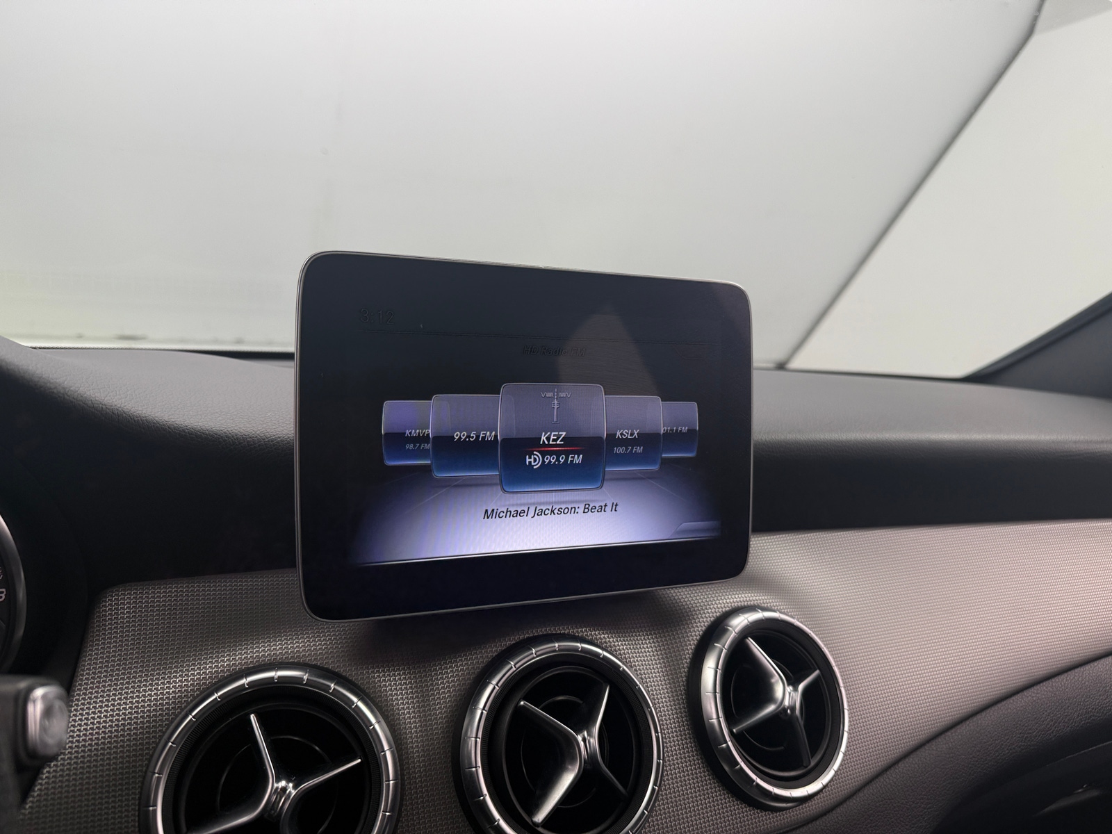 Thumbnail: 2019 Mercedes-Benz CLA - 2