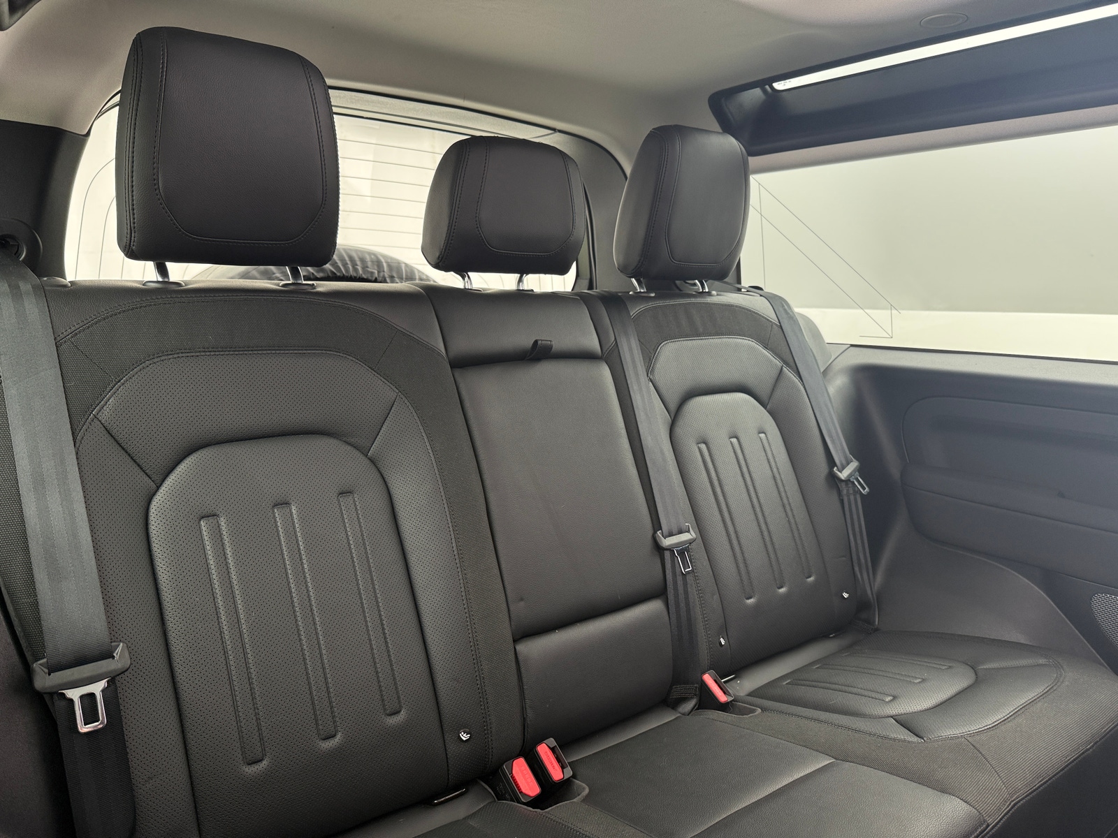 Thumbnail: 2021 Land Rover Defender - 5