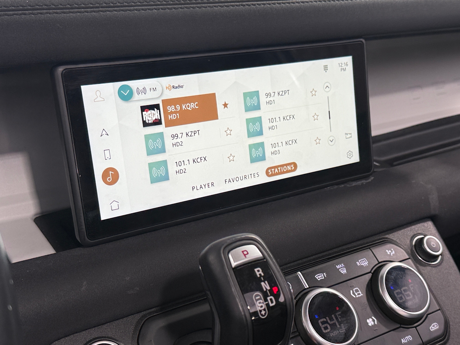 Thumbnail: 2021 Land Rover Defender - 3