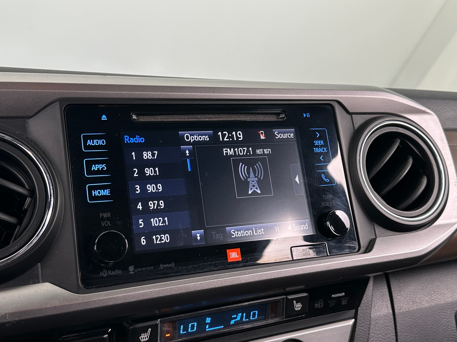 Thumbnail: 2016 Toyota Tacoma - 3