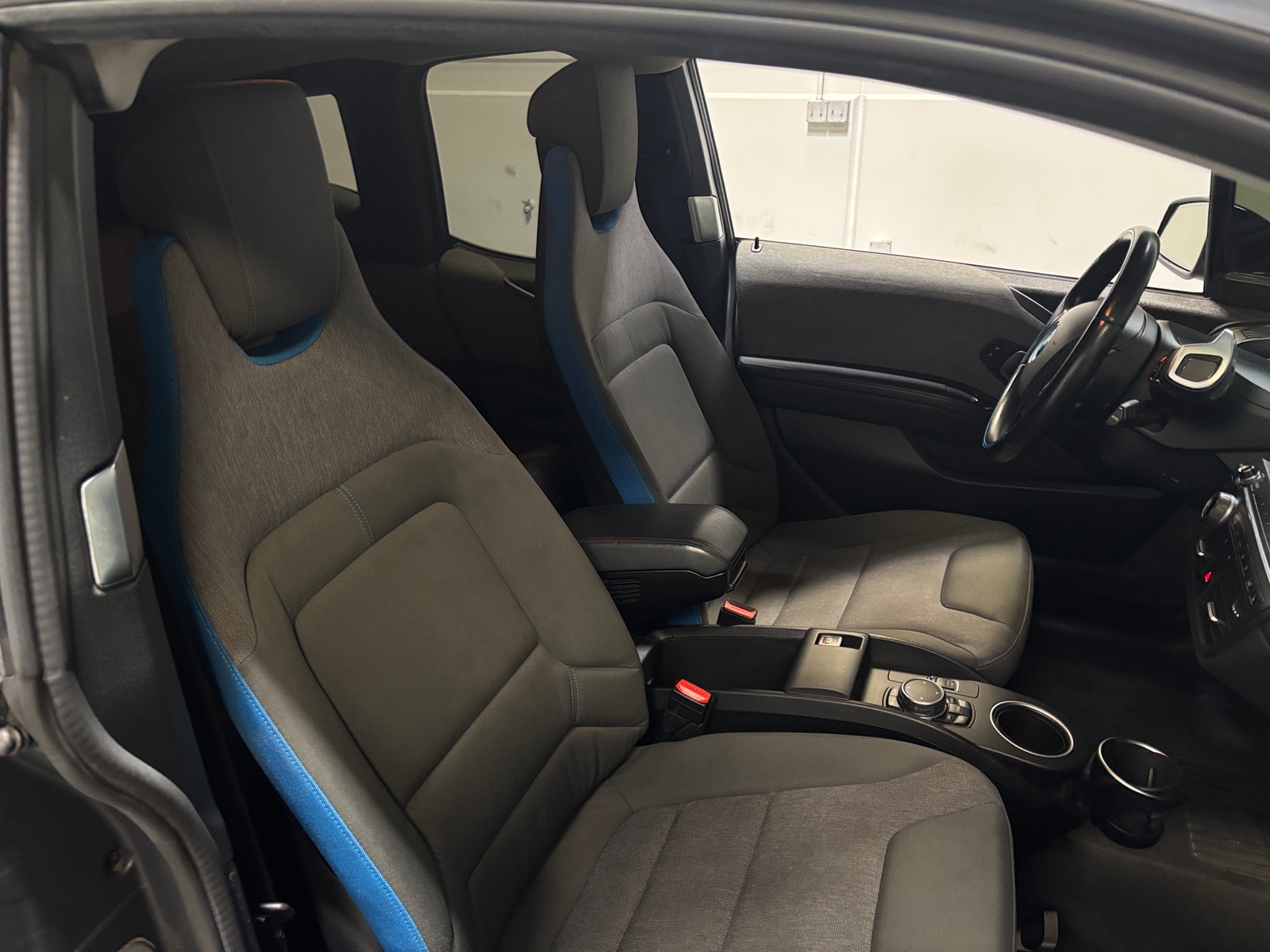 Thumbnail: 2016 BMW i3 - 2