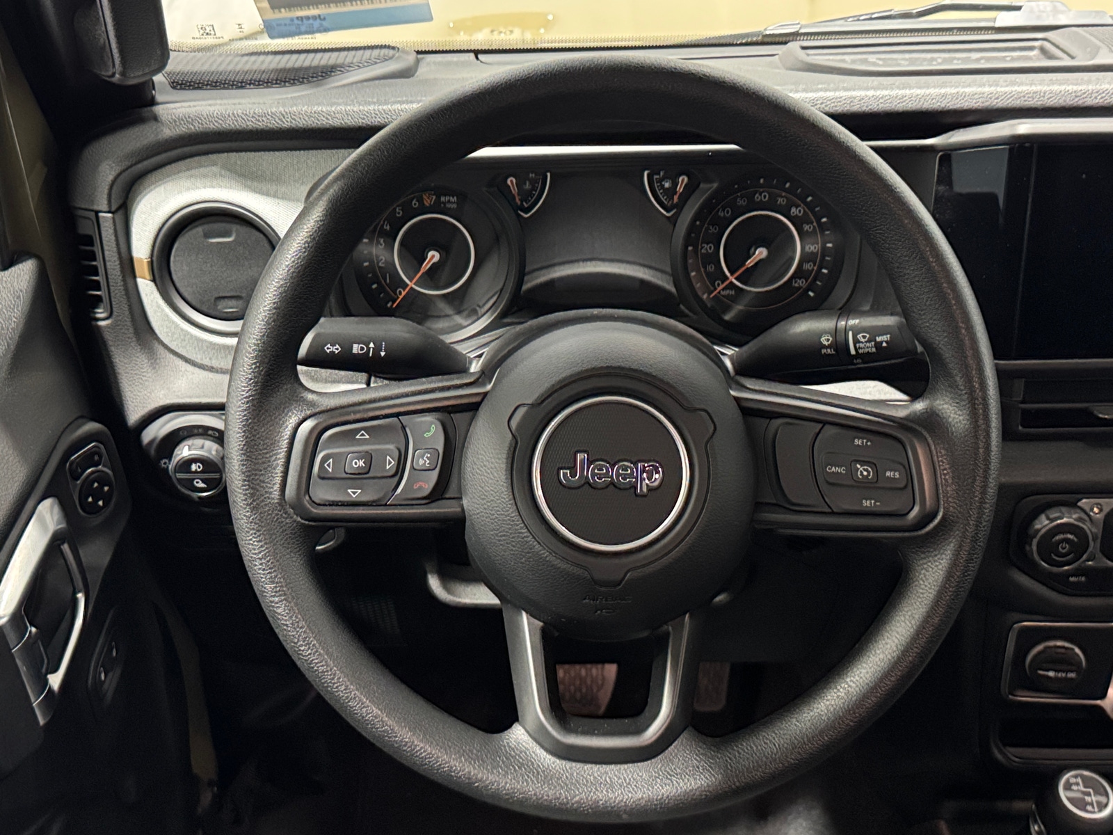 Thumbnail: 2025 Jeep Gladiator - 5