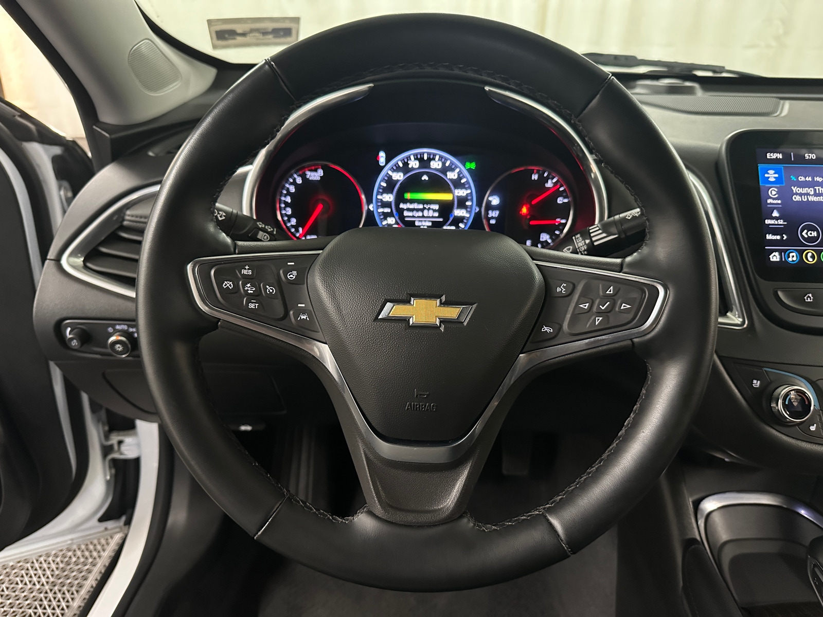 Thumbnail: 2024 Chevrolet Malibu - 4