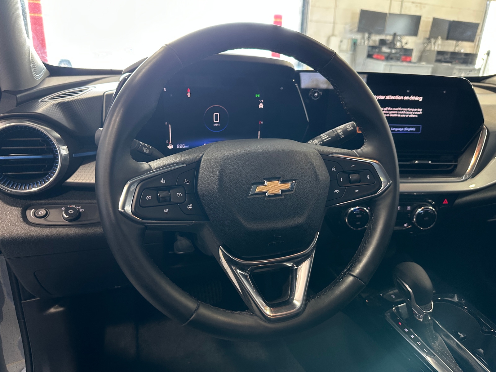 Thumbnail: 2025 Chevrolet Trax - 5