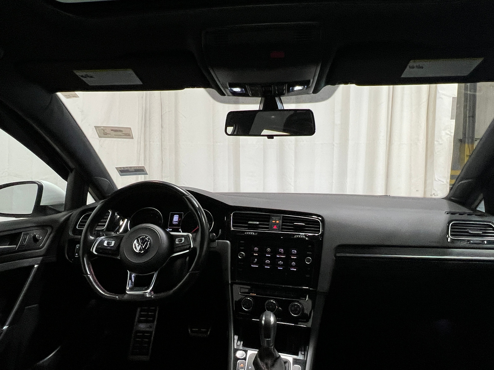 Thumbnail: 2018 Volkswagen Golf - 3