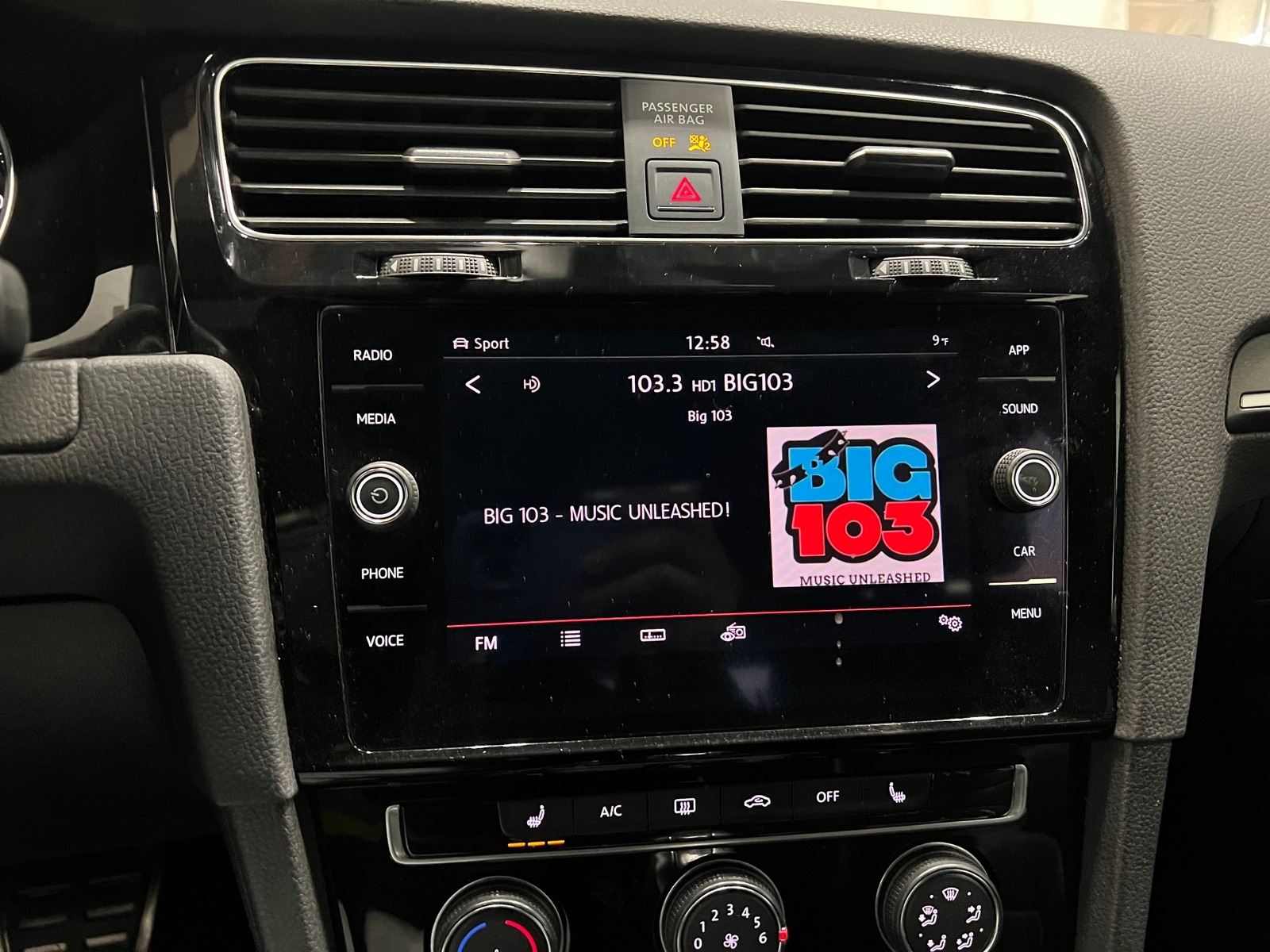 Thumbnail: 2018 Volkswagen Golf - 4